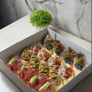 Бокс брускетт 16 шт: 4 вкуса по 4шт